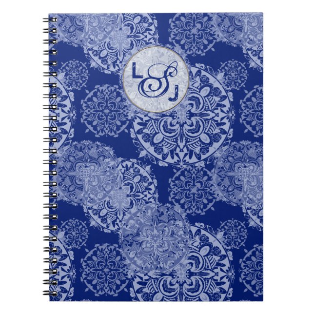 Caderno Espiral Boho Azuis Melancólicos Mandalas Monogramadas (Frente)