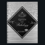 Caderno Espiral Boné de formatura de Lâmpada de Prata, Tiara, Ouro<br><div class="desc">Elegante boné de formatura brilhante prateado,  tiara e diamantes em fundo prateado.</div>