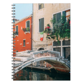 CADERNO ESPIRAL BRIDGE CONCRETA BESIDE WHITE BUILING