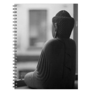Caderno Espiral Buddha que senta-se na meditação