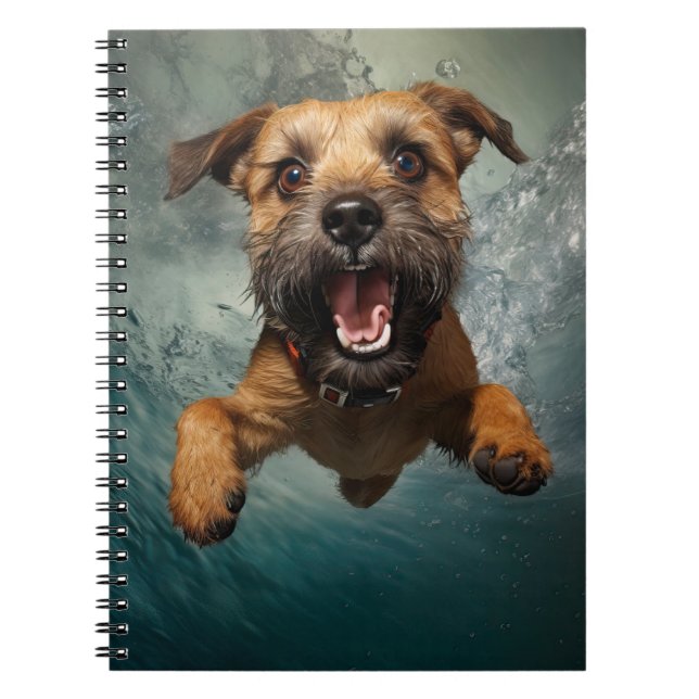 Caderno Espiral Cachorro Brincalhão Nadando Embaixo d'Água Design (Frente)