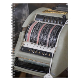 Caderno Espiral Calculadora Mecânica Vintage - Um vislumbre