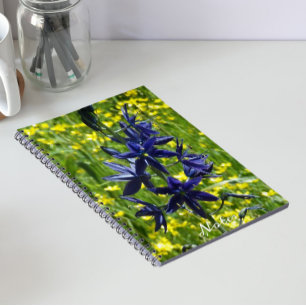 Caderno Espiral Camassia Azul e Flores Silvestres Amarelas Floral