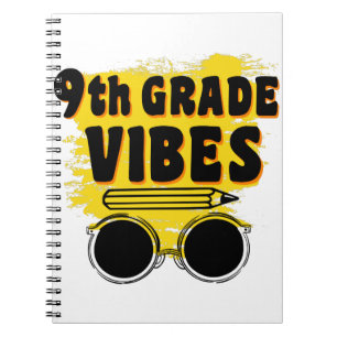 Caderno Espiral Camiseta Vibes de Volta às Aulas 9º Ano Primeiro D
