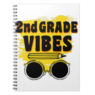 Caderno Espiral Camiseta Vibrações de Volta às Aulas 2º Ano Primei
