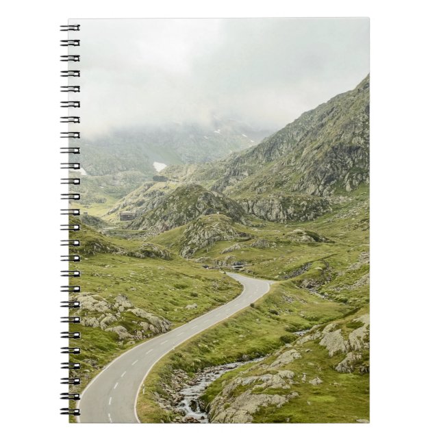 CADERNO ESPIRAL CAMPO VERDE E MONTANHA (Frente)