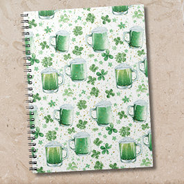 Caderno Espiral Canecas de Cerveja Verde Elegantes e Trevos Branco