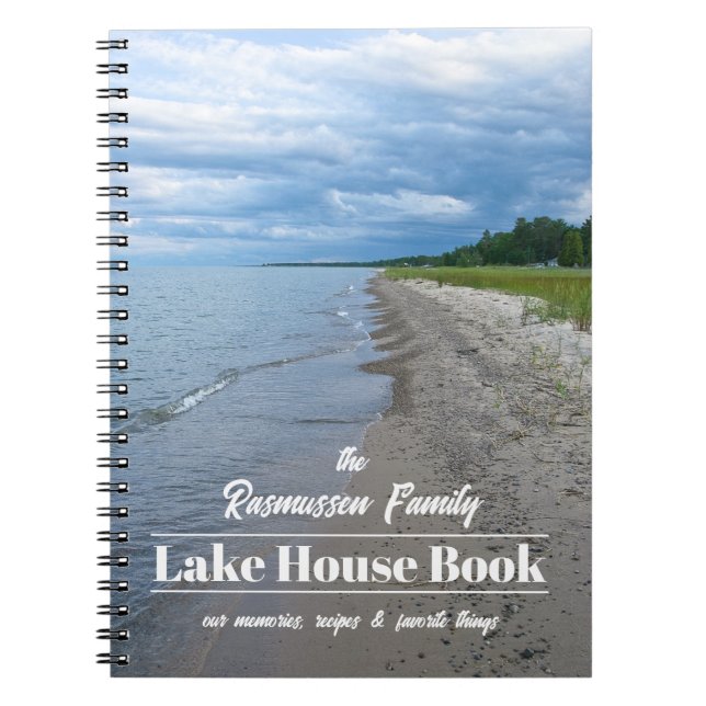 Caderno Espiral Casa de Lago da Família Personalizada (Frente)