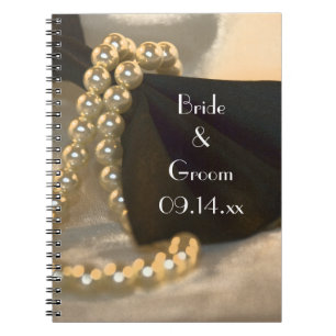 Caderno Espiral Casamento de Pretos Arcos e Pérolas Brancas