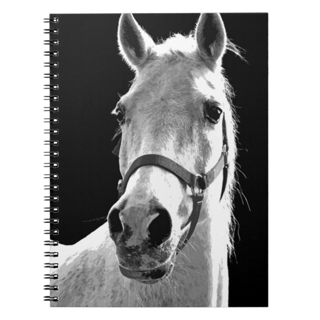 Caderno Espiral Cavalo Preto Branco em Close-up Noturno (Frente)