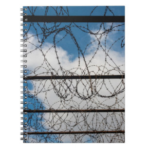 Caderno Espiral Cerca de Arame Farpado