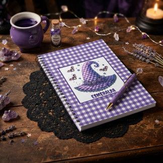 Caderno Espiral Chapéu de Bruxa de Halloween em Xadrez Roxo & Morc