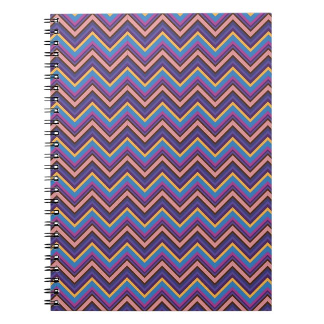 Caderno Espiral Chevron exótico em roxo, azul, rosa e Dourado (Frente)