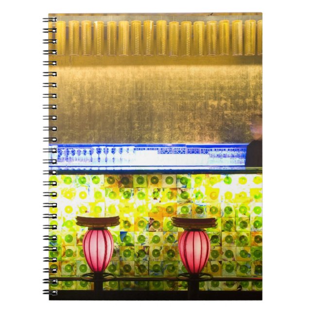 Caderno Espiral China, Xangai. Bar no bar Xin Tian Di 2 (Frente)