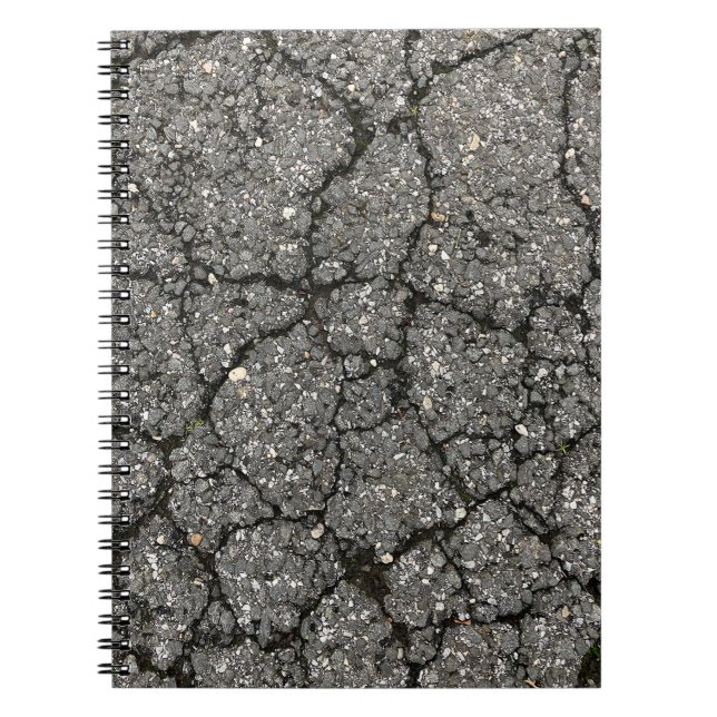 Caderno Espiral Cimento de Pavimento na Rua Asfalto Preta (Frente)