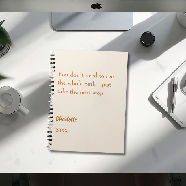 Caderno Espiral Citação inspiradora de meta em creme bege (Criador carregado)