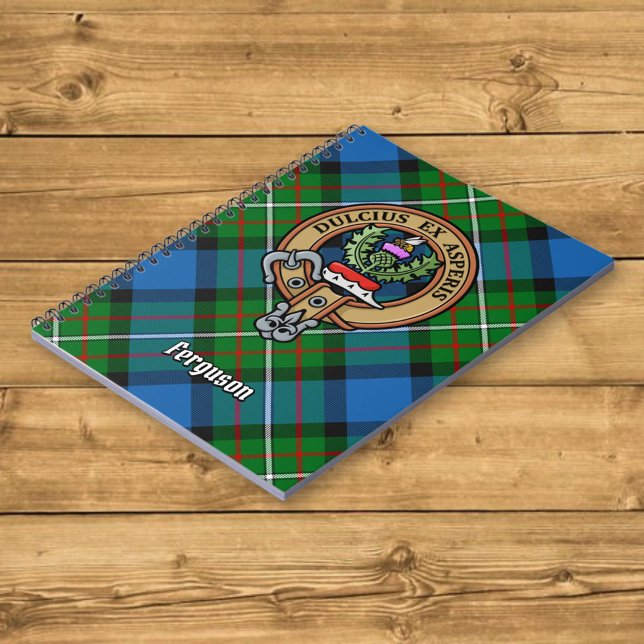 Caderno Espiral Clan Ferguson Crest sobre Tartan (Criador carregado)