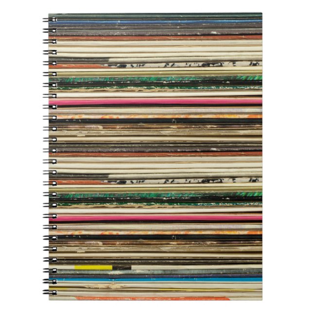 Caderno Espiral Cobrir de cartão gravado antigos empilhados em pil (Frente)