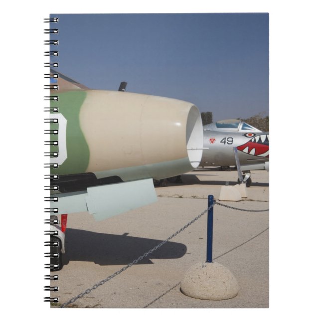 Caderno Espiral Combate de Mystere (Frente)