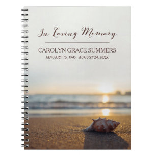 Caderno Espiral Conch na praia em Guestbook Loving da memória
