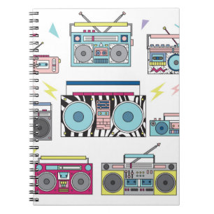 Caderno Espiral Conjunto de vários jogadores de cassetes antigos. 