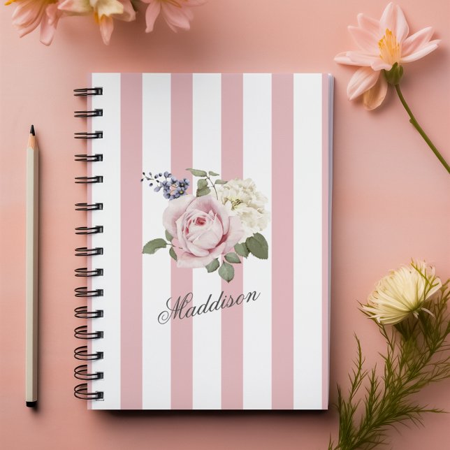 Caderno Espiral Country Chic Pink Strike Rose Bouquet Monogrammed (Criador carregado)