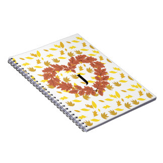 Caderno Espiral couronne d'automne sur son lit de feuilles