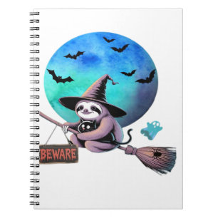 Caderno Espiral Cuidado com a adorável bruxa preguiça voando de va