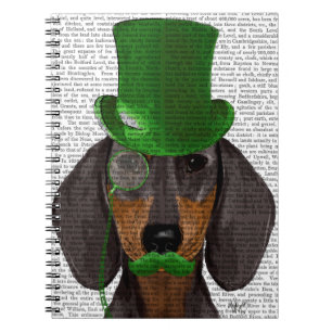 Caderno Espiral Dachshund com o Chapéu Verde Preto 2