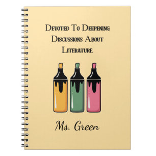 Caderno Espiral Dedicado a Aprofundar Discussões Sobre Literatura