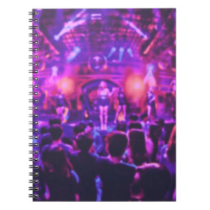 Caderno Espiral Desfocado do clube em estilo pastel colorido em so