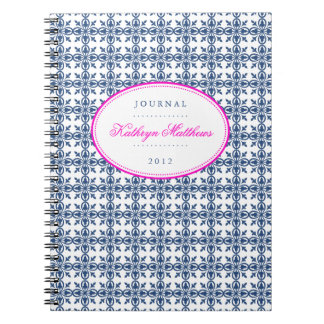 Caderno Espiral Diário oval cor-de-rosa-quente padrão de filigrana