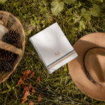 Caderno Espiral Diário para Notebook Chic Retro Strips Monograma<br><div class="desc">Um design de monograma minimalista com grandes iniciais tipográficas em letra clássica com seu nome abaixo e listras coloridas retrógradas. Design um notebook e torne-o seu com uma mensagem personalizada no cobrir. Todos nós sabemos aquele momento especial quando você escolhe qual notebook usar para um projeto, qual diário você vai...</div>