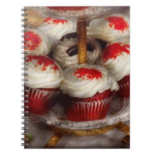 Caderno Espiral Doce - Bolo de copo - Bolo de copo de veludo verme