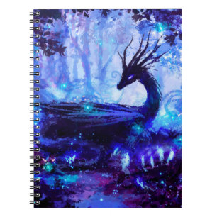 Caderno Espiral Dragão negro, cena da floresta noturna.