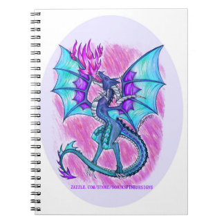Caderno Espiral Dragão roxo e rosa azul voando, respirando fogo