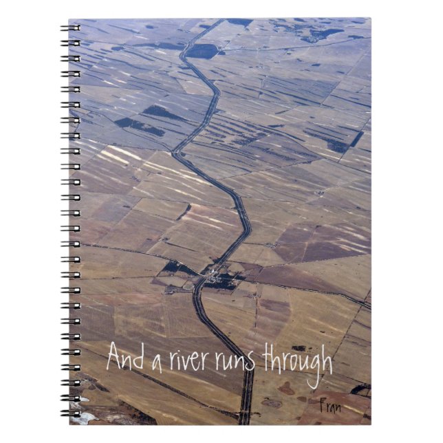 Caderno Espiral e um rio atravessa (Frente)