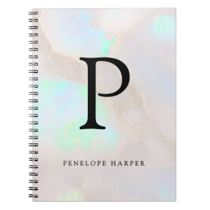 Caderno Espiral Elegante Monograma Iridescente de Opala Holográfic
