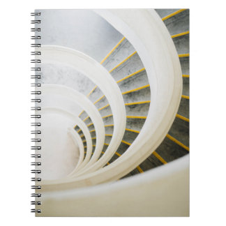 Caderno Espiral Escadas brancas e pretas espirais