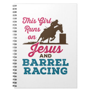 Caderno Espiral Essa garota corre em Jesus e Barrel Racing