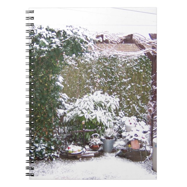 Caderno Espiral Estação de Natal, neve no jardim (Frente)