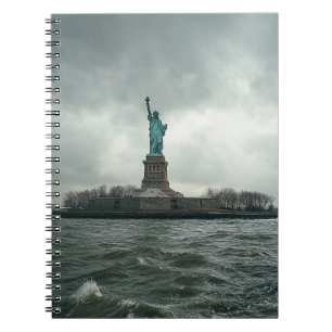 Caderno Espiral Estátua da Liberdade no Tempestade Notebook