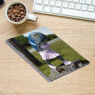 Caderno Espiral Estátua De Raparigas De Atração Na Estrada