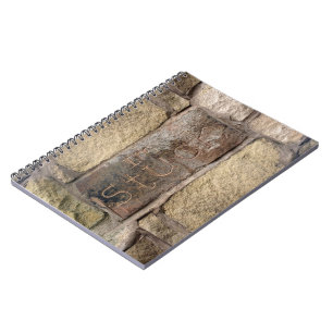 Caderno Espiral "Estou preso", outro tijolo na parede