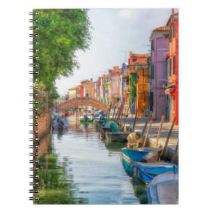Caderno Espiral Explore o Charme Vibrante de Burano