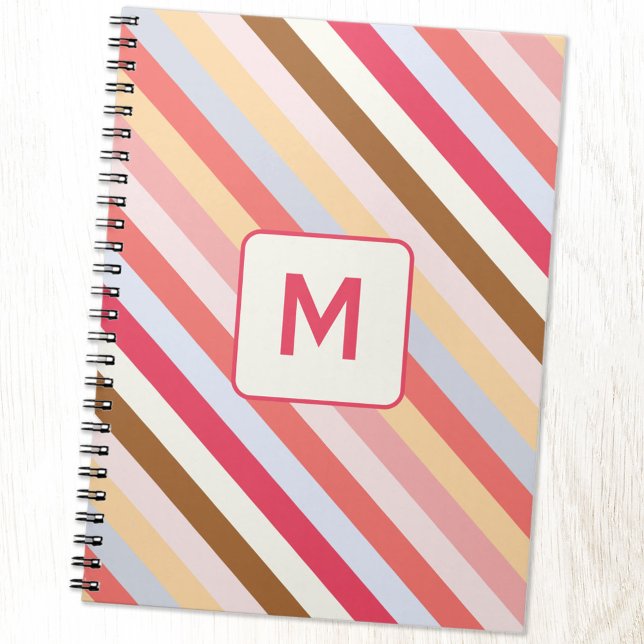 Caderno Espiral Faixa inicial de doces diagonais do monograma mode (Modern muted diagonal candy stripe monogram initial personalized notebook)