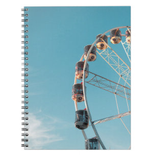 Caderno Espiral Ferries brancos à roda da manhã