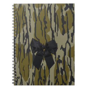 Caderno Espiral Fita de Arco em Camo Bottomland para Mulheres e Ra