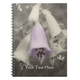 Caderno Espiral Flor De Foxglove Rosa Em Notebook Preto E Branco