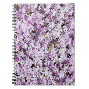 Caderno Espiral Flor roxa, fundo de frescura de verão.